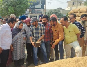 ਵਿਧਾਇਕ ਨਰਿੰਦਰ ਕੌਰ ਭਰਾਜ ਅਤੇ ਡਿਪਟੀ ਕਮਿਸ਼ਨਰ ਸੰਦੀਪ ਰਿਸ਼ੀ ਵੱਲੋਂ ਅਨਾਜ ਮੰਡੀ ਵਿੱਚ ਲਿਫਟਿੰਗ ਪ੍ਰਬੰਧਾਂ ਦਾ ਜਾਇਜ਼ਾ
